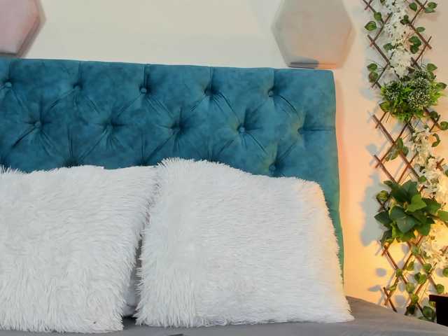 Snímky obrazovky vysielania VioletAss