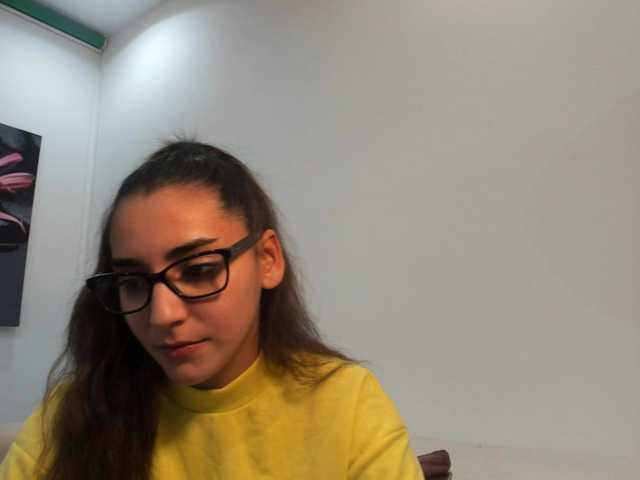 Snímky obrazovky vysielania violetmyers18