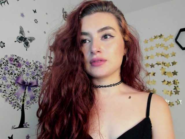 Fotografie violetwatson- Today I am very playful, do you want to come and try me! Goal: 1500 tokens
