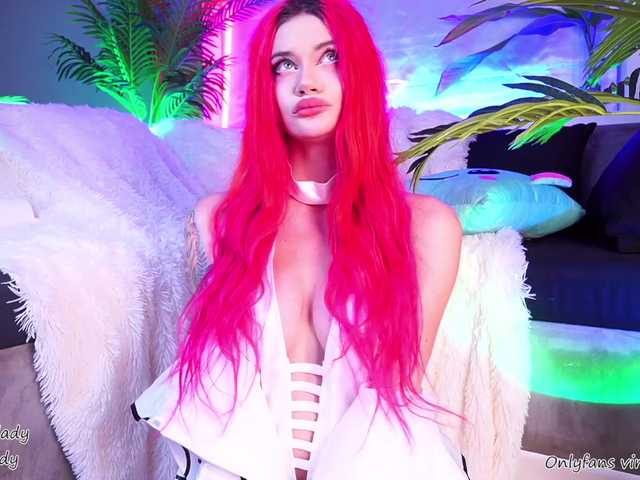 Snímky obrazovky vysielania virtual_lady