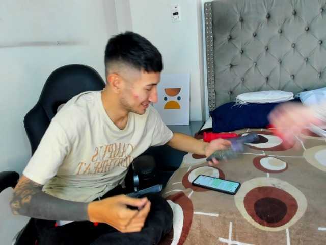 Snímky obrazovky vysielania WaynenMilu