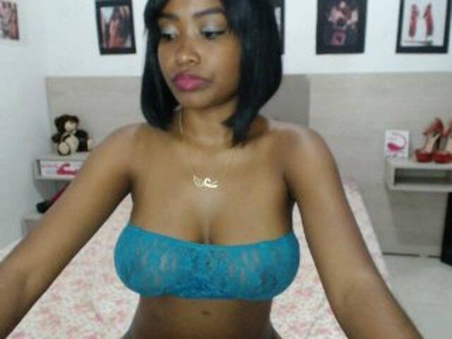 Snímky obrazovky vysielania WhitneyRey