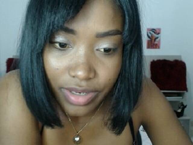 Snímky obrazovky vysielania WhitneyRey