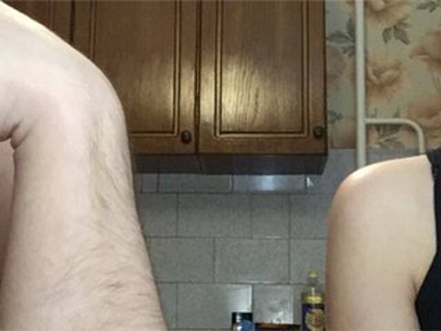 Snímky obrazovky vysielania Pair_69