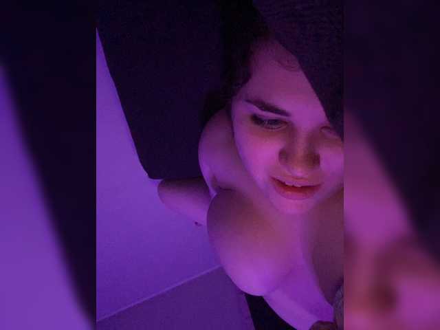 Snímky obrazovky vysielania XCoupleDreamX