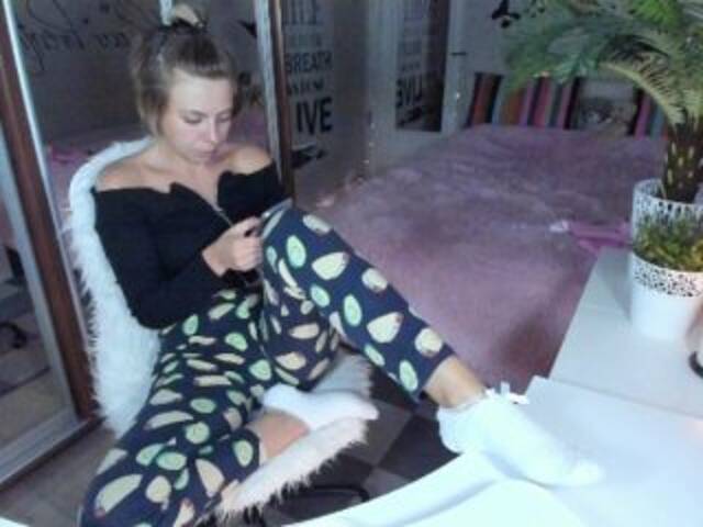 Snímky obrazovky vysielania CallMeAngel