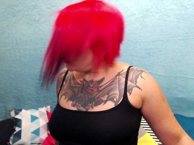 Snímky obrazovky vysielania xExoticGirlx