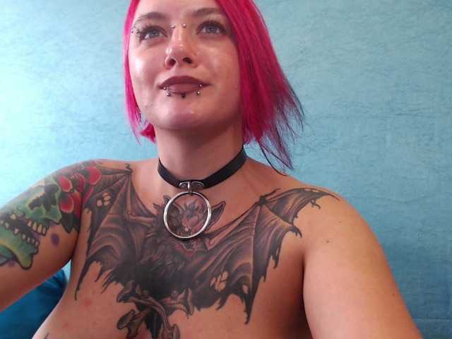 Snímky obrazovky vysielania xExoticGirlx