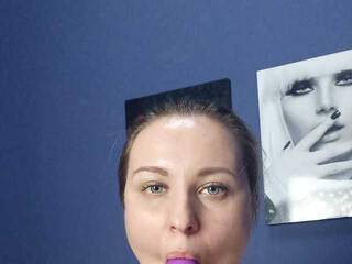 Erotický videohovor XHugeTitsAS