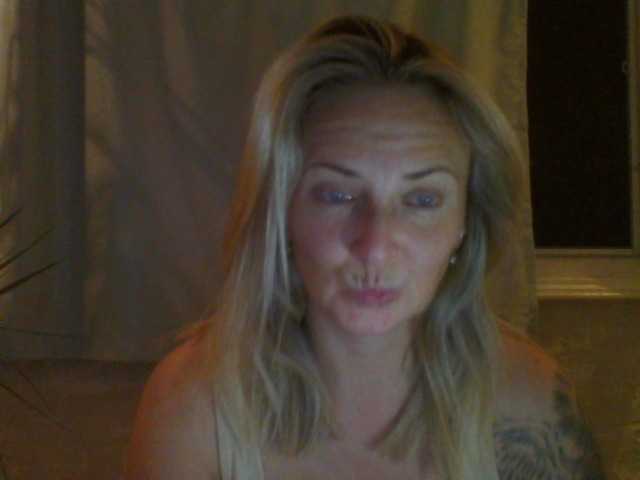 Snímky obrazovky vysielania XswetaX