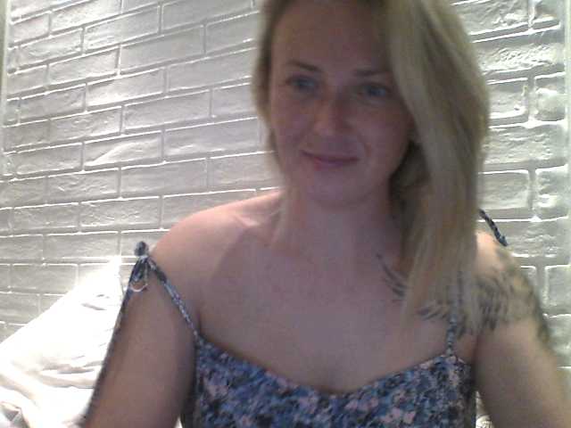 Fotografie XswetaX I look at your cam for 30 tokens. chest-40 tokens