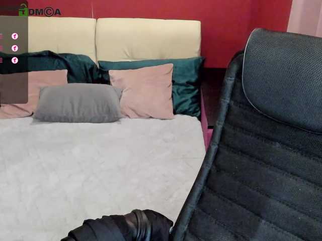 Fotografie yatvoyakoshka Lovens vibrates from 2 tokens at a time)In private I play with toys, role-playing, sam to cam, femdom)Orgasm in pvt - 555tk or lovens control 10 min)In full private I play with the ass and realize any fantasies) invite!