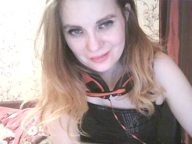 Snímky obrazovky vysielania MistressSexologinia