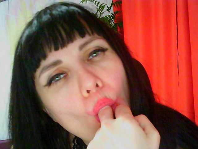 Snímky obrazovky vysielania MistressSexologinia