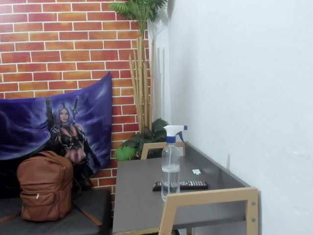 Snímky obrazovky vysielania Yinnath-Grey