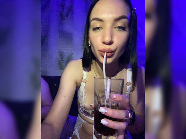 Snímky obrazovky vysielania YourLovessz