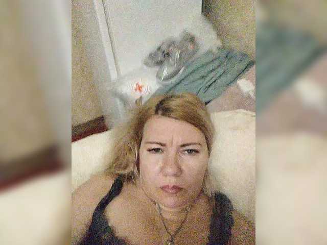 Snímky obrazovky vysielania YourMommyy