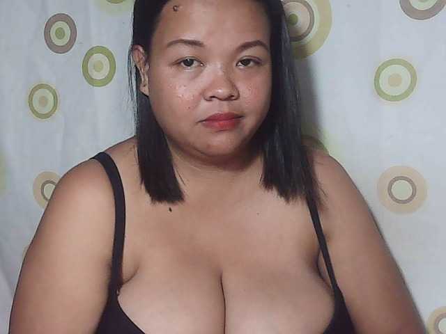 Snímky obrazovky vysielania yummytits28